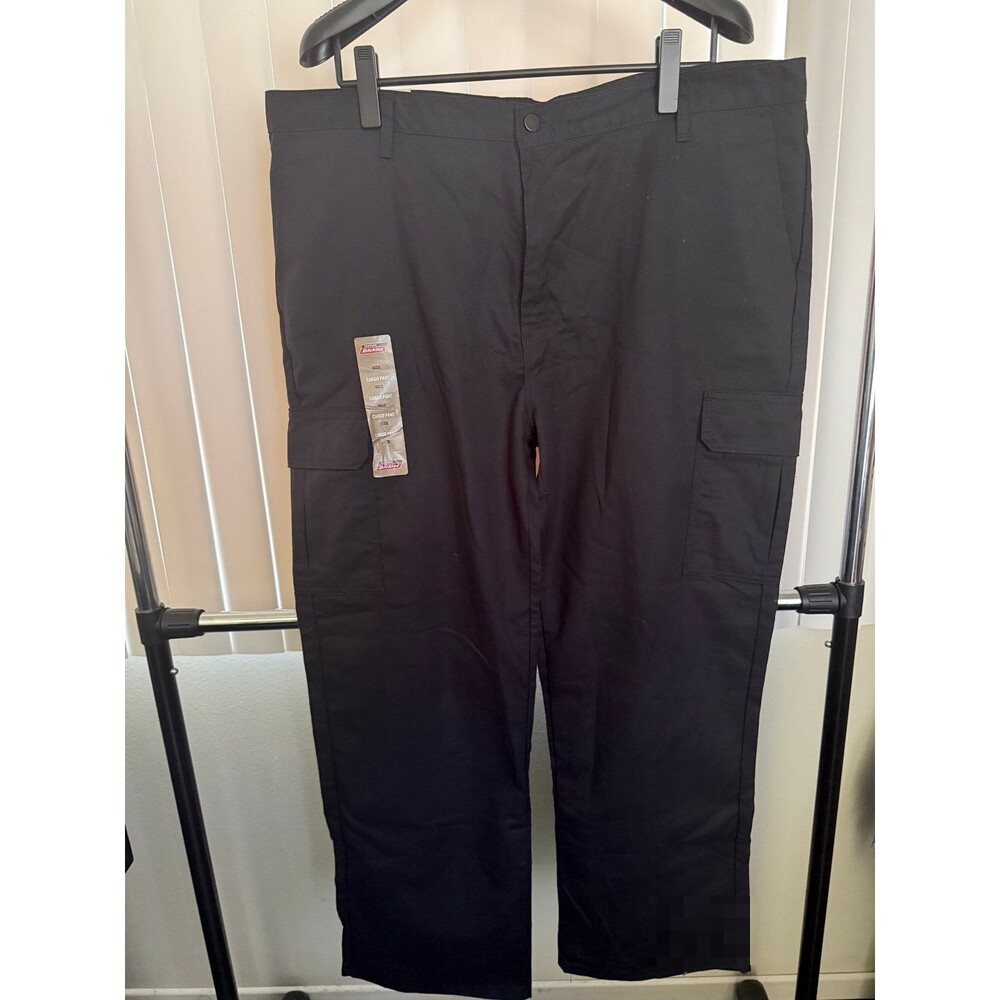 NWT Men’s  Black Dickies Flex Relaxed Fit Cargo Work Pants Size 42x32